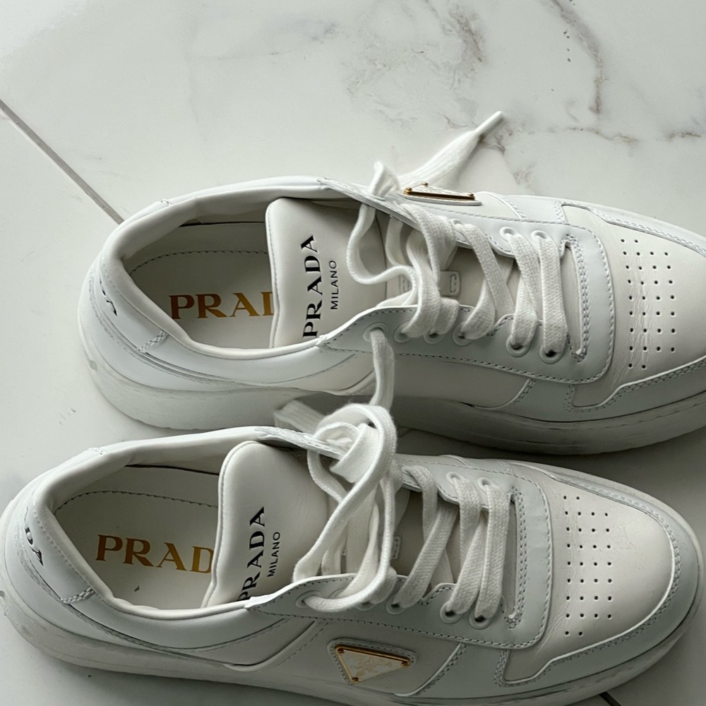 Prada leather sneaker - great condition!